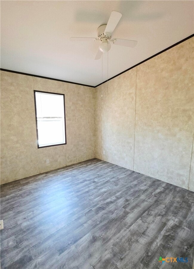 Building Photo - 1051 Tamarack Dr