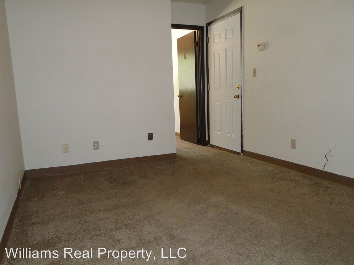 Primary Photo - 825 S Bishop Ave