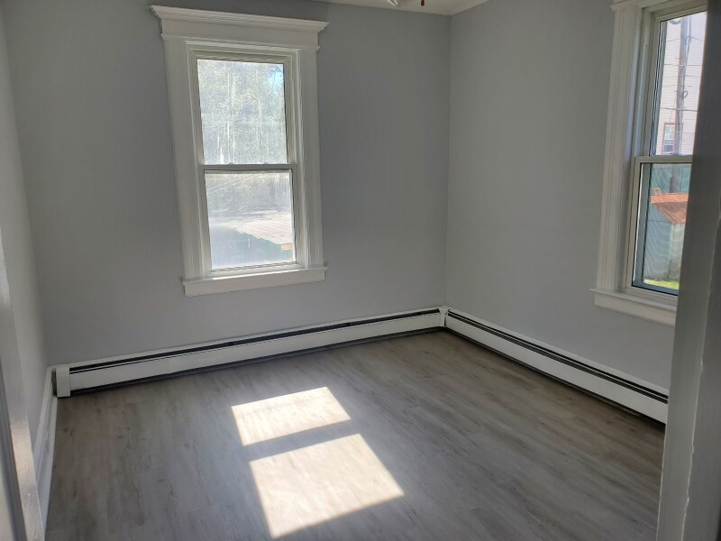 Foto principal - 94 N 3rd St