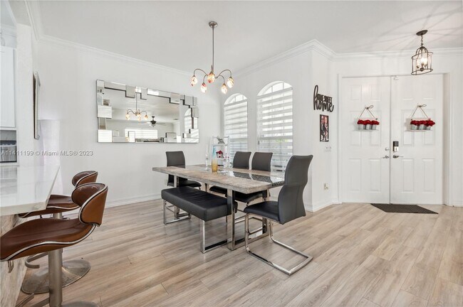 Foto del edificio - 8879 Chestnut Ridge Way