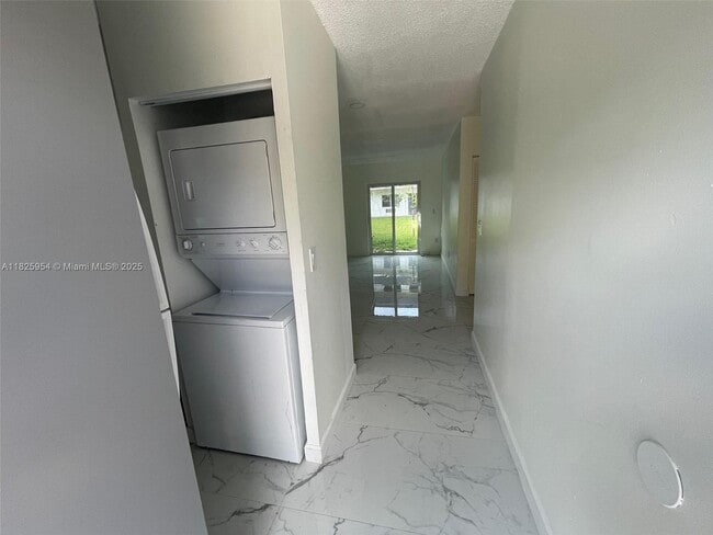 Building Photo - 7800 N Miami Ave