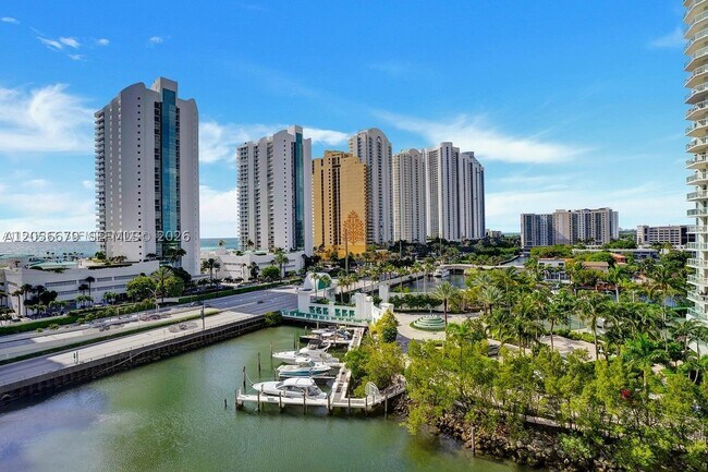 Foto del edificio - 150 Sunny Isles Blvd