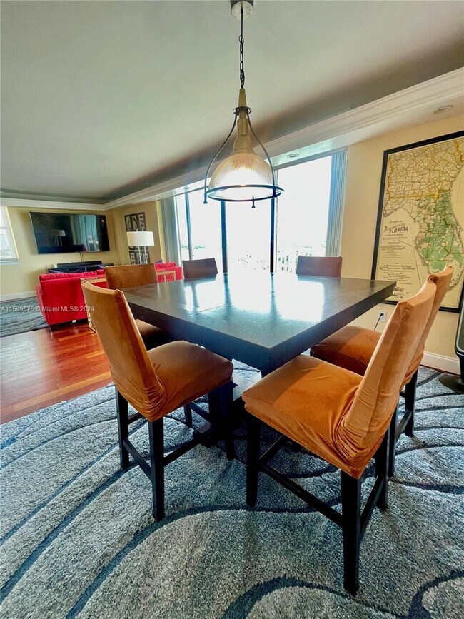 Building Photo - 5838 Collins Ave