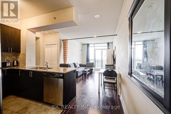 Photo du bâtiment - 520-520 Steeles Ave W