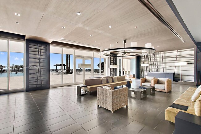 Foto del edificio - 1850 S Ocean Dr