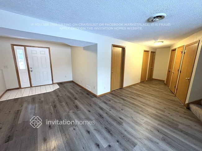 Building Photo - 3746 Hamlet Ave N