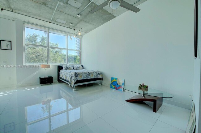 Building Photo - 2001 Biscayne Blvd