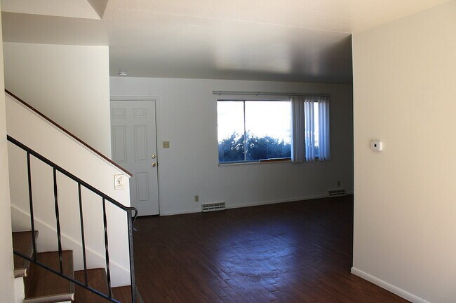 Foto del edificio - 1721 W Lake St