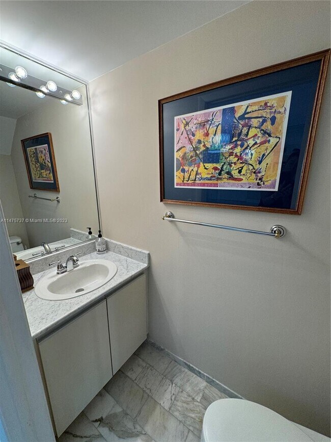 Building Photo - 10043 SW 77th Ct