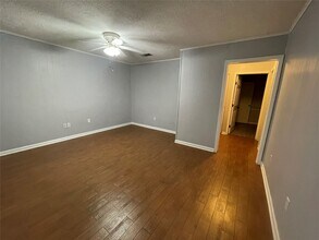 Building Photo - 2617 Oleander Dr