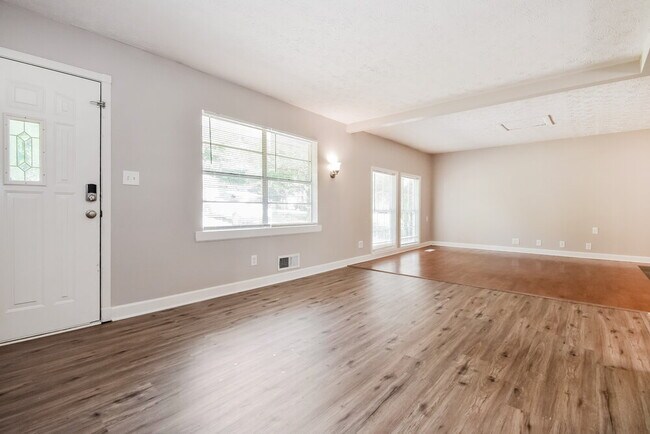 Building Photo - 8177 Kendrick Rd