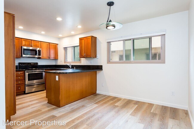 Building Photo - 2 br, 1.5 bath House - 2624 Worden St. #179