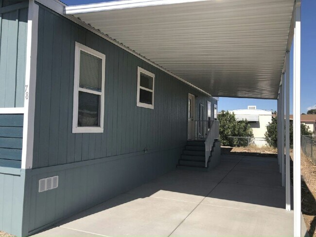 Building Photo - 1601 S Sandhill Rd