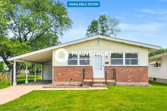 Building Photo - 635 Loyola Dr