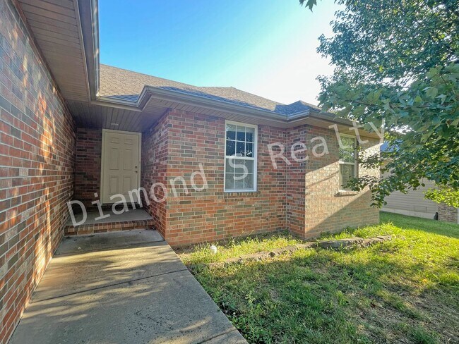 Foto del edificio - Updated 3 Bedroom Home in Reed/Hillcrest S...