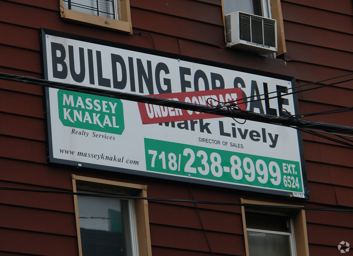 Building Photo - 34 Driggs Ave