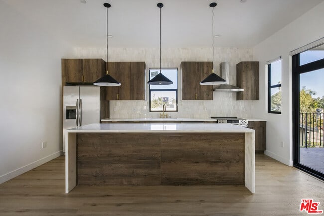 Foto del edificio - 2651 Vineyard Ave