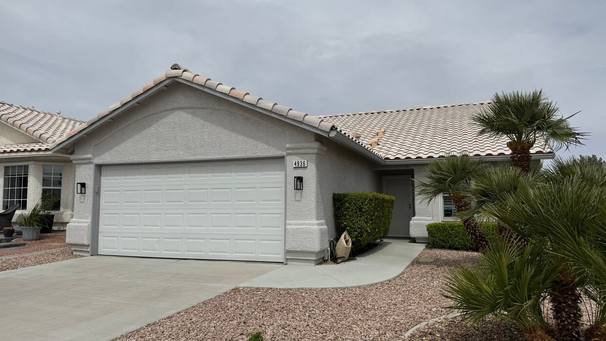 Primary Photo - Upscale Fully Furnished Executive HOME