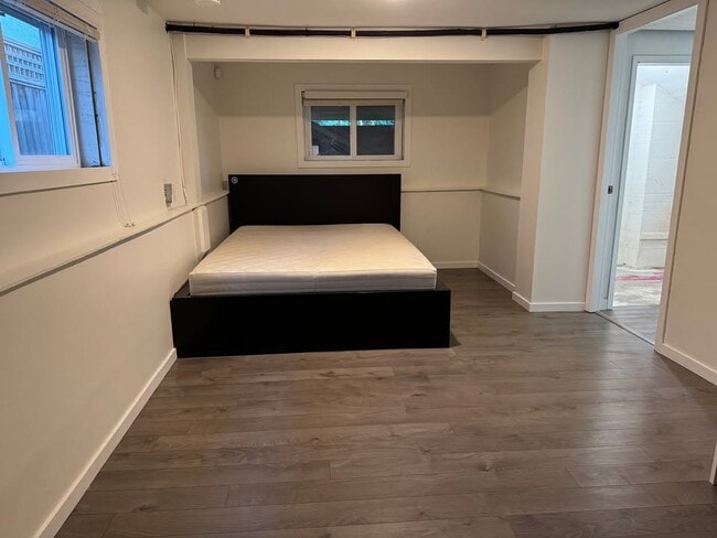 Building Photo - 6819 Linden Av