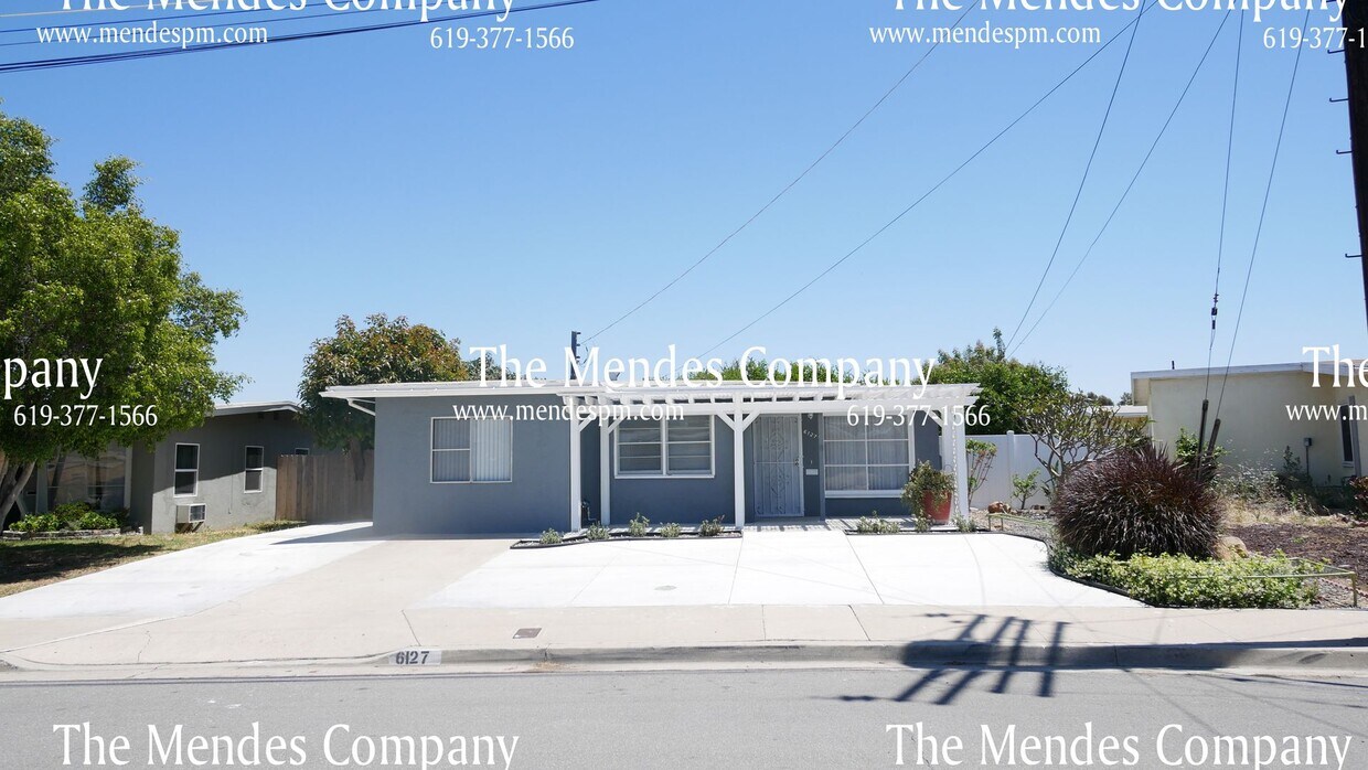 Primary Photo - Beautiful 3 bd/ 1 bth Home with Remodeled ...
