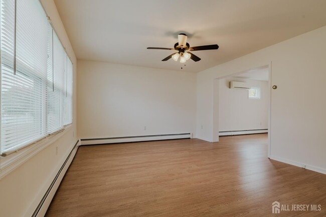 Building Photo - 596 4th Ave