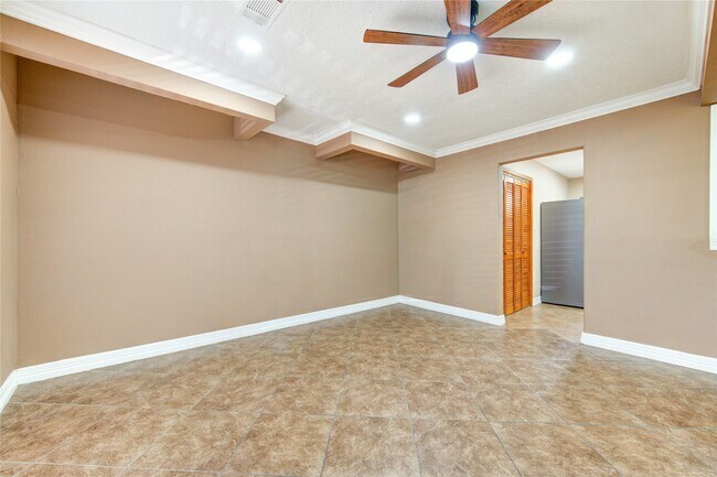 Building Photo - 9922 Carmalee St