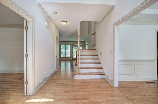 Building Photo - 2320 Starr Lake Dr NW