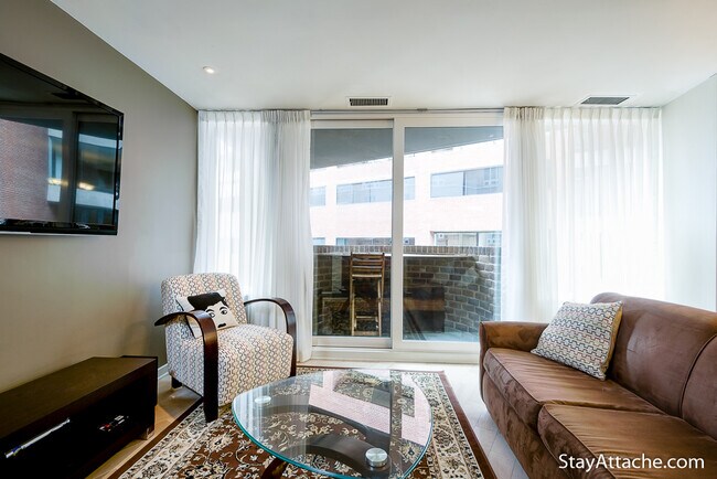 Foto del edificio - 3222 Cherry Hill Ln NW