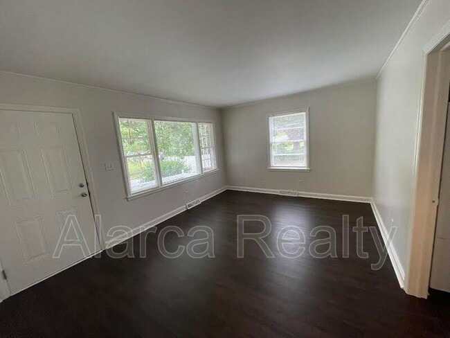 Foto del edificio - 1350 Mulberry Ave
