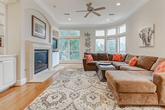 Foto del edificio - 6315 Rodrigo St