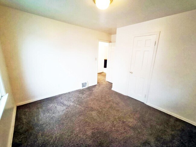 Foto del edificio - Convenient Showings — No Appointment Needed!