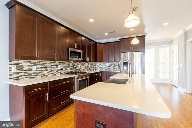 Foto del edificio - 153 Levering St