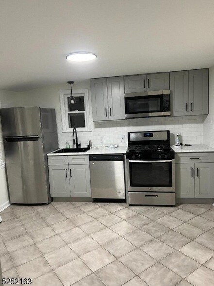 Foto del edificio - 1026 Woolley Ave