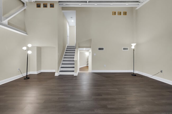 Building Photo - 1 Front St