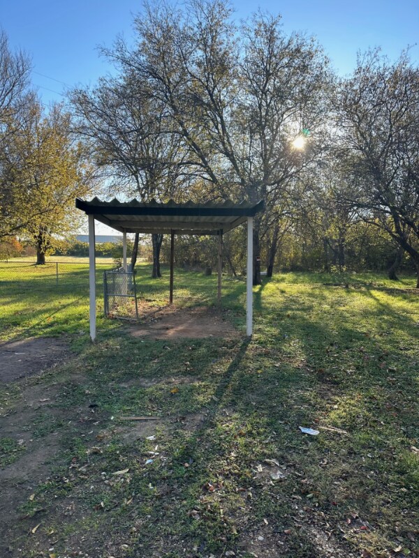 Foto del edificio - 406 Greenfield Dr