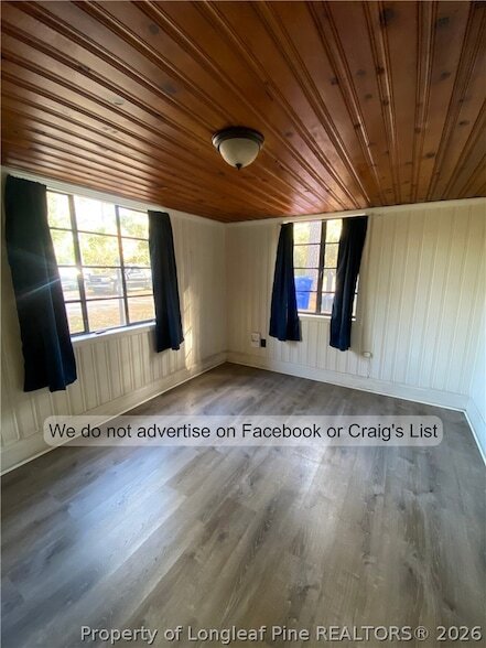 Foto del edificio - 201 Country Club Dr