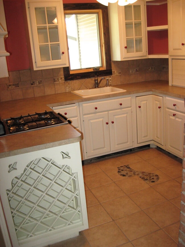 Building Photo - 5919 Velasco Ave