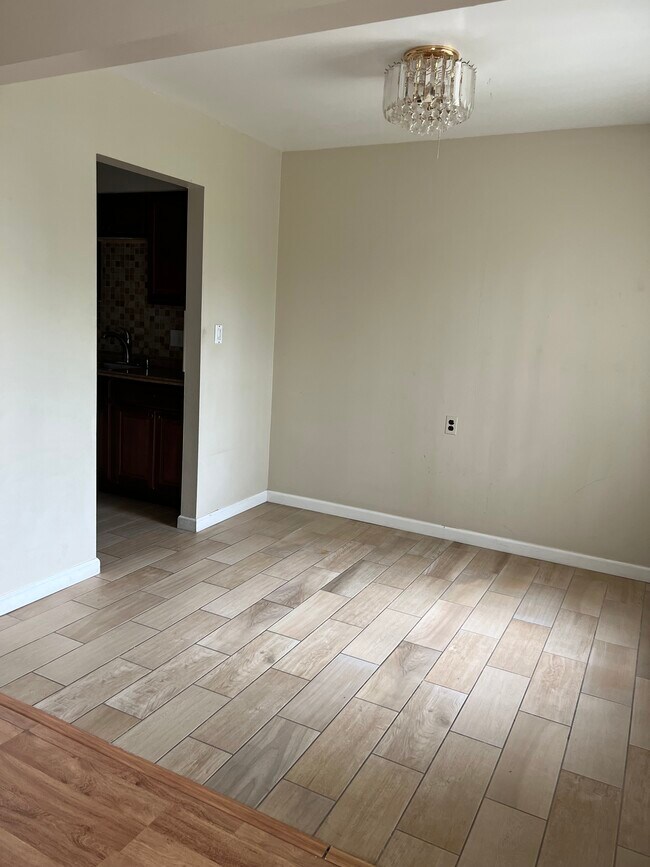 39441 Van Dyke Ave Unit 203, Sterling Heights, MI 48313 Condo for