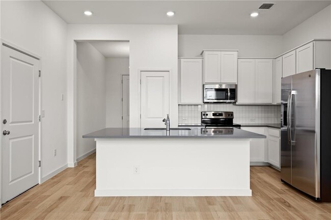 Foto del edificio - 15004 Ryman Rd