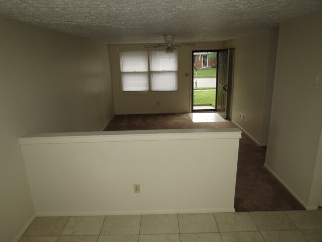 Foto del edificio - 2405 Strickland Dr