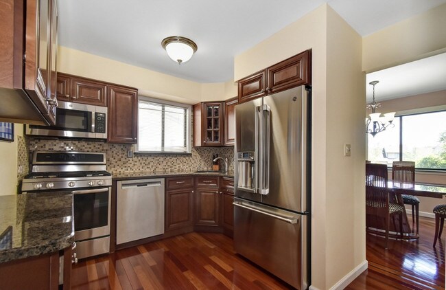 Foto del edificio - 250 Ridgedale Ave