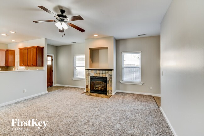 Building Photo - 285 Hathaway Ln