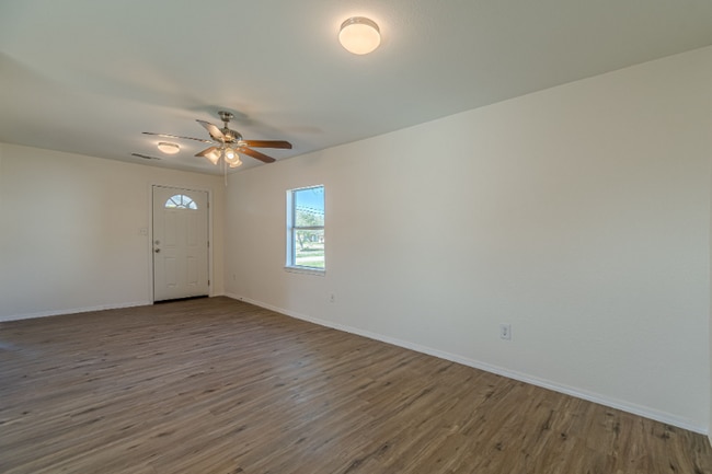 Building Photo - 509 Brown Ave