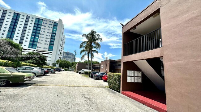 Foto del edificio - 10740 SW 3rd St