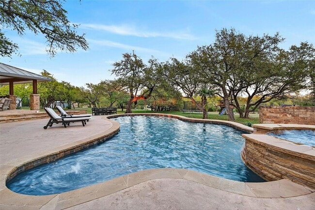 Building Photo - 301 Medlin Creek Loop