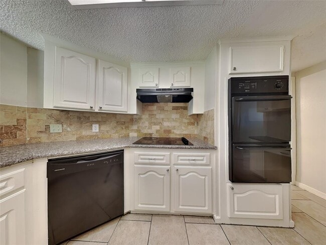 Building Photo - 16726 Britford