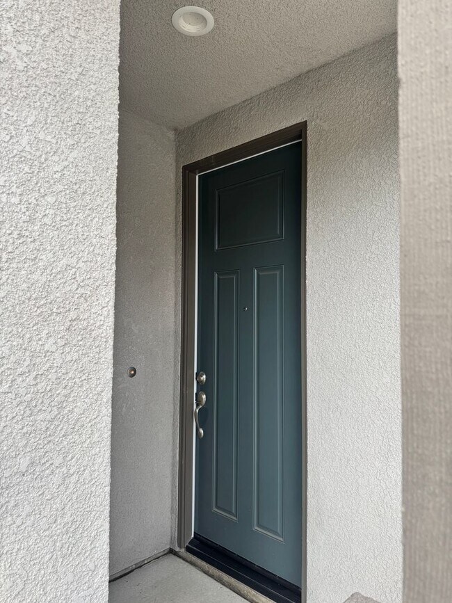 Building Photo - Single Family Home