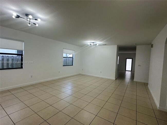Building Photo - 15170 SW 119th Way