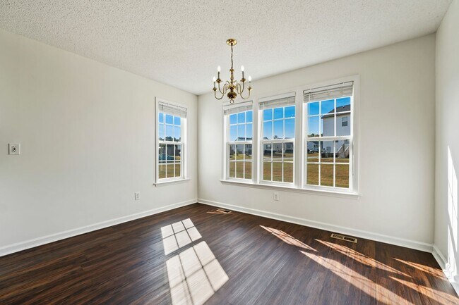 Foto del edificio - Gorgeous & NEWLY Renovated 3 bed/2.5 Bath ...