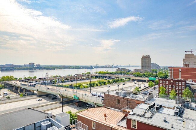 Rooftop Views of Delaware Water Front - Mercantile